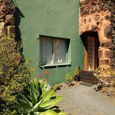 Casa Imeldo Y Eloisa El Pinar (El Hierro)